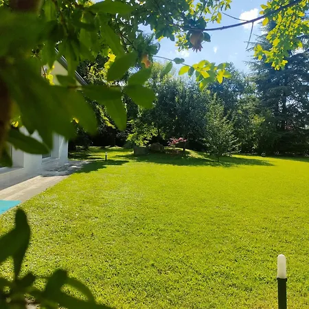 Camera floreale in Villa Miani-3